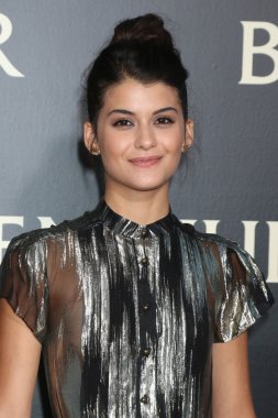 oyuncu Sofia siyah D'Elia 