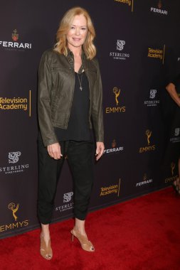 aktris Caitlin Dulany 