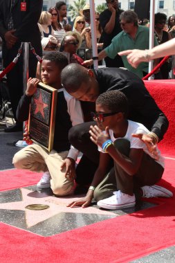  Usher Raymond V, Usher Raymond IV, Naviyd Ely Raymond