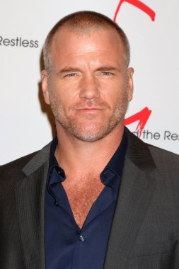 Aktör Sean Carrigan