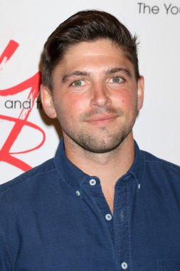 aktör Robert Adamson