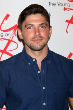 aktör Robert Adamson