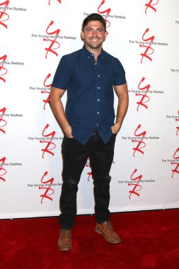 aktör Robert Adamson