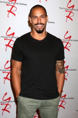 Aktör Bryton James