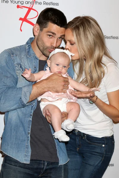 Justin Gaston, Olivia Christine Gaston, Melissa Ordway — Stockfoto