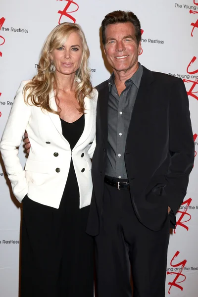 Eileen Davidson, Peter Bergman — Foto de Stock