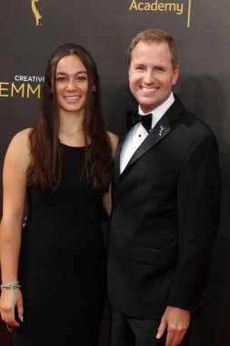 Konuk, Maury McIntyre