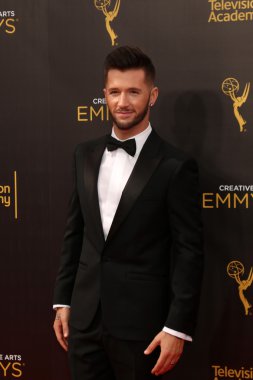 aktör Travis Wall 