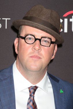 aktör Chris Sullivan