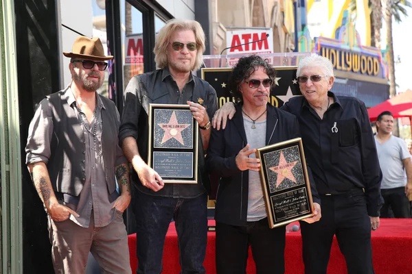 Dave Stewart, Daryl Hall, John Oates e il direttore musicale Jerry Greenberg — Foto Stock