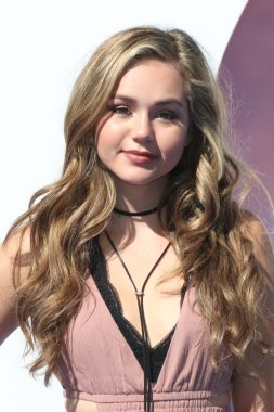 oyuncu Brec Basinger