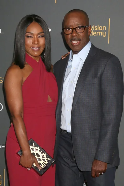 Angela bassett, courtney b vance — Foto de Stock