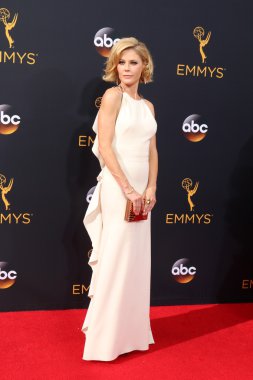 aktris julie bowen
