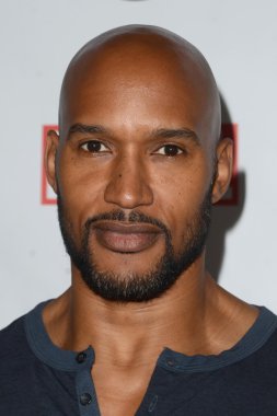 aktör Henry Simmons