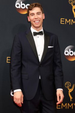 aktör Jordan Gavaris