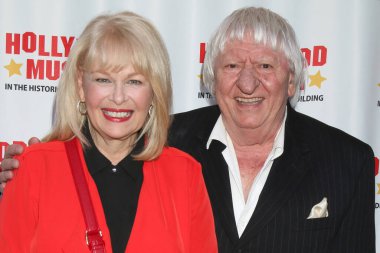 LOS ANGELES - 28 Mayıs 2021 'de Hollywood Müzesi' nde Ilene Graff ve Ben Lanzarone Ruta Lee 'nin 