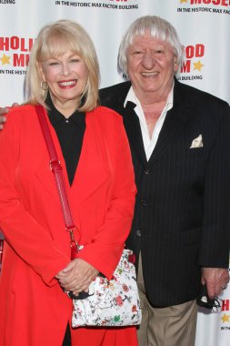 LOS ANGELES - 28 Mayıs 2021 'de Hollywood Müzesi' nde Ilene Graff ve Ben Lanzarone Ruta Lee 'nin 