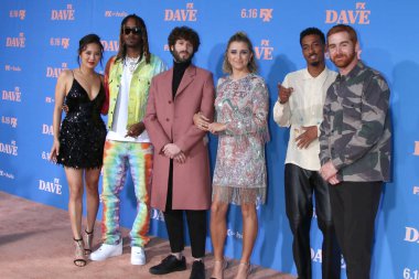 LOS ANGELES - 10 Haziran: Christine Ko, GaTa, Dave Burd aka Lil Dicky, Taylor Misiak, Travis Bennett aka Taco, ve Andrew Santino 10 Haziran 2021 'de Yunan Tiyatrosu' ndaki 