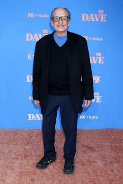 LOS ANGELES - 10 Haziran: David Paymer 10 Haziran 2021 'de Los Angeles, CA' da Yunan Tiyatrosu 'nda ikinci sezon prömiyer gösteriminde