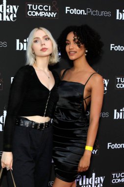 LOS ANGELES - 16 Haziran 2021 'de Beverly Hills, CA' de The Birthday Pasta LA Premiere 'de Elaine Alexander, Sophia McDowell