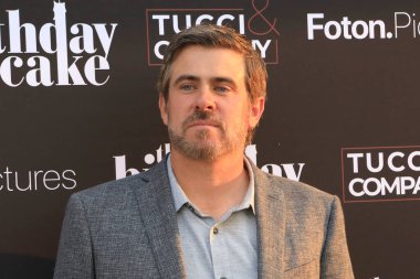 LOS ANGELES - 16 Haziran: Garrett Patten The Birthday Cake LA Premiere 'de 16 Haziran 2021' de Beverly Hills, CA