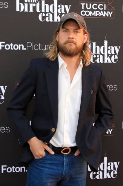 LOS ANGELES - 16 Haziran 2021 'de Beverly Hills, CA' de The Birthday Cake LA Premiere 'de Jake Weary