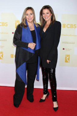 LOS ANGELES - 13 Haziran: Cin Francis ve Nancy Lee Grahn 48. Gündüz Emmy Ödülleri Basın Hattında - 13 Haziran 2021 tarihinde Burbank, CA
