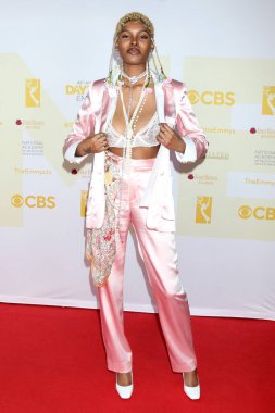 LOS ANGELES - 13 Haziran: 48. Gündüz Emmy Ödülleri Basın Hattında Diamond White - 13 Haziran 2021 tarihinde ATI Stüdyolarında, Burbank, CA