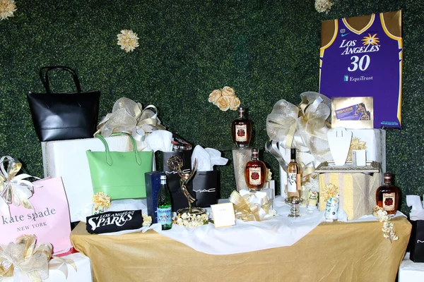 Los Angeles Jun Emmy Gifting Table 48Th Daytime Emmy Awards — Stock Photo, Image