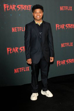 LOS ANGELES - 28 Haziran: Benji Flores Jr Netflix 'in Fear Street Triology galasında 28 Haziran 2021' de Los Angeles, CA