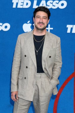 LOS ANGELES - 15 Temmuz 2021 'de, Los Angeles, CA' da, Pasifik Tasarım Merkezi 'nin çatısındaki Ted Lasso 2.