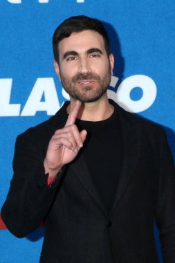 LOS ANGELES - 15 Temmuz: Brett Goldstein 15 Temmuz 2021 'de Los Angeles, CA' da Pasifik Tasarım Merkezi 'nin çatısındaki Ted Lasso 2.