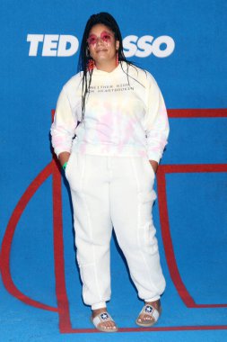 LOS ANGELES - 15 Temmuz, Ashley Ray-Harris 15 Temmuz 2021 'de Los Angeles, CA' da Pasifik Tasarım Merkezi 'nin çatısındaki Ted Lasso 2.