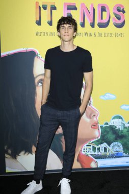 LOS ANGELES - 15 Temmuz 2021 'de Los Angeles, CA' da How It Ends LA Premiere 'de Nick Hargrove