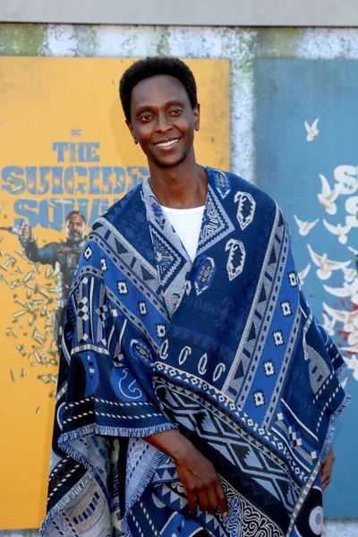 Los Angeles Aug Edi Gathegi Premierze Drużyny Samobójców Village Theater — Zdjęcie stockowe