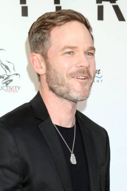 LOS ANGELES - 3 Ağustos 2021 'de Westwood, CA' daki Landmark Tiyatrosu 'ndaki Aftermath galasında Shawn Ashmore