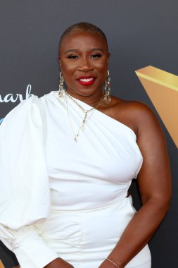 Aisha, 8 Ağustos 2021 'de Marriott Marina Del Rey' de düzenlenen 4. Geleneksel Uluslararası Güç Kadınları Ödülleri 'nin varislerine gitti.