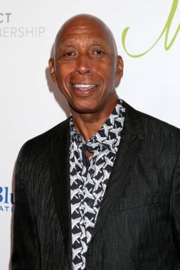 LOS ANGELES - 20 AUG: Jeffrey Osborne, Beverly Hilton Oteli 'ndeki 21. Yıllık Harold ve Carole Pompa Vakfı Galasında 20 Ağustos 2021' de,