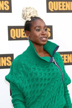 LOS ANGELES - 25 AUG: Kirby Howell-Baptiste, 25 Ağustos 2021 'de Los Angeles' taki Four Seasons Oteli 'ndeki Queenpins Fotoğraf Çağrısı