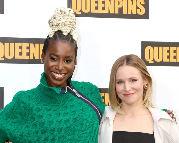 Los Angeles Aug Kirby Howell Baptiste Kristen Bell Queenpins Photocall — стокове фото