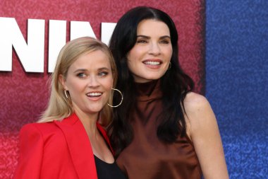 LOS ANGELES - 8 Eylül 2021 'de Los Angeles' taki Four Season Hotel Los Angeles 'ta Sabah Şovu 2 Fotoğraf Çağrısı' ndan Reese Witherspoon, Julianna Margulies