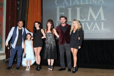 LOS ANGELES - SEP 19: Ron Truppa, Jaelyn Buffkin, Anna Harriette Pittman ve diğerleri Long Beach 'teki Catalina Film Festivali - Pazar - A Savannah Haunting Red Halı ve Soru-Cevap, 17 Eylül 2021' de İskoç Rite Etkinlik Merkezi 'nde