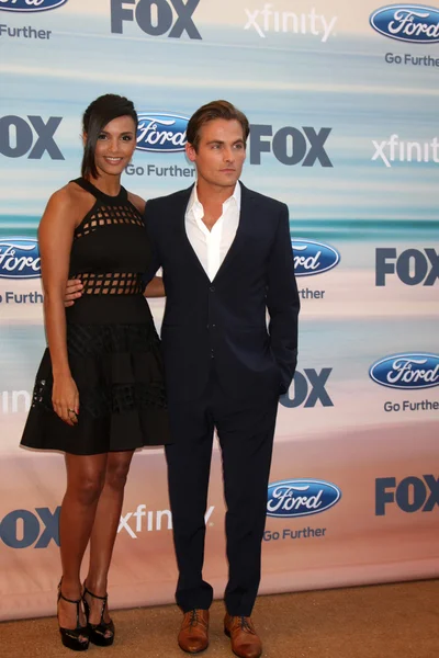 Jessica Lucas, Kevin Zegers — Zdjęcie stockowe