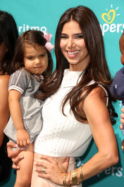 Roselyn sanchez, sebella steeg winter — Stockfoto