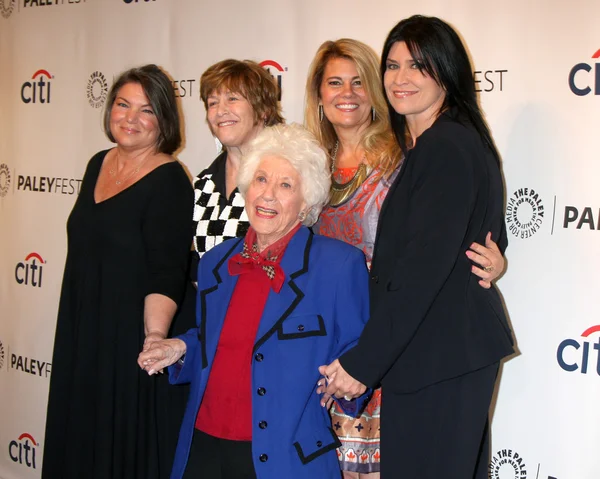 Mindy Cohn, Geri Jewell, Lisa Whelchel, Charlotte Rae, Nancy Mckeon — Stockfoto