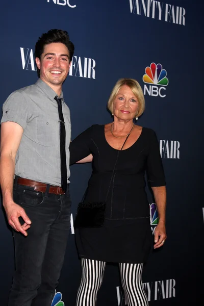 Ben Feldman, su madre — Foto de Stock