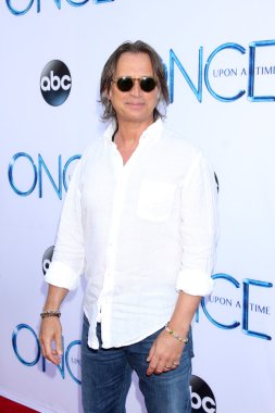 Robert Carlyle