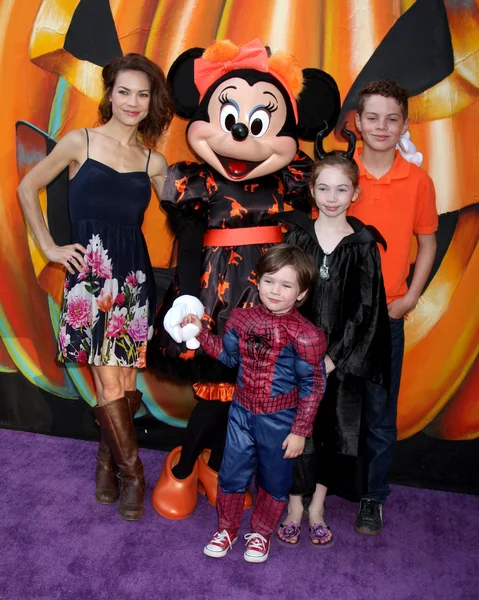 Rebecca Herbst, Ella Bailey Saucedo, Ethan Riley Saucedo, Emerson Truett Saucedo — Stock Photo, Image