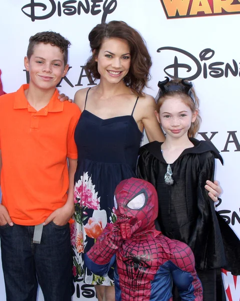 Rebecca herbst, ella bailey saucedo, ethan riley saucedo emerson truett saucedo — Stock fotografie