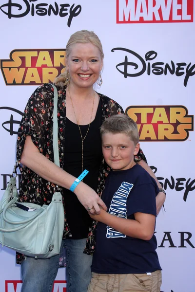 Melissa Peterman, Riley David Brady — Stock Photo, Image